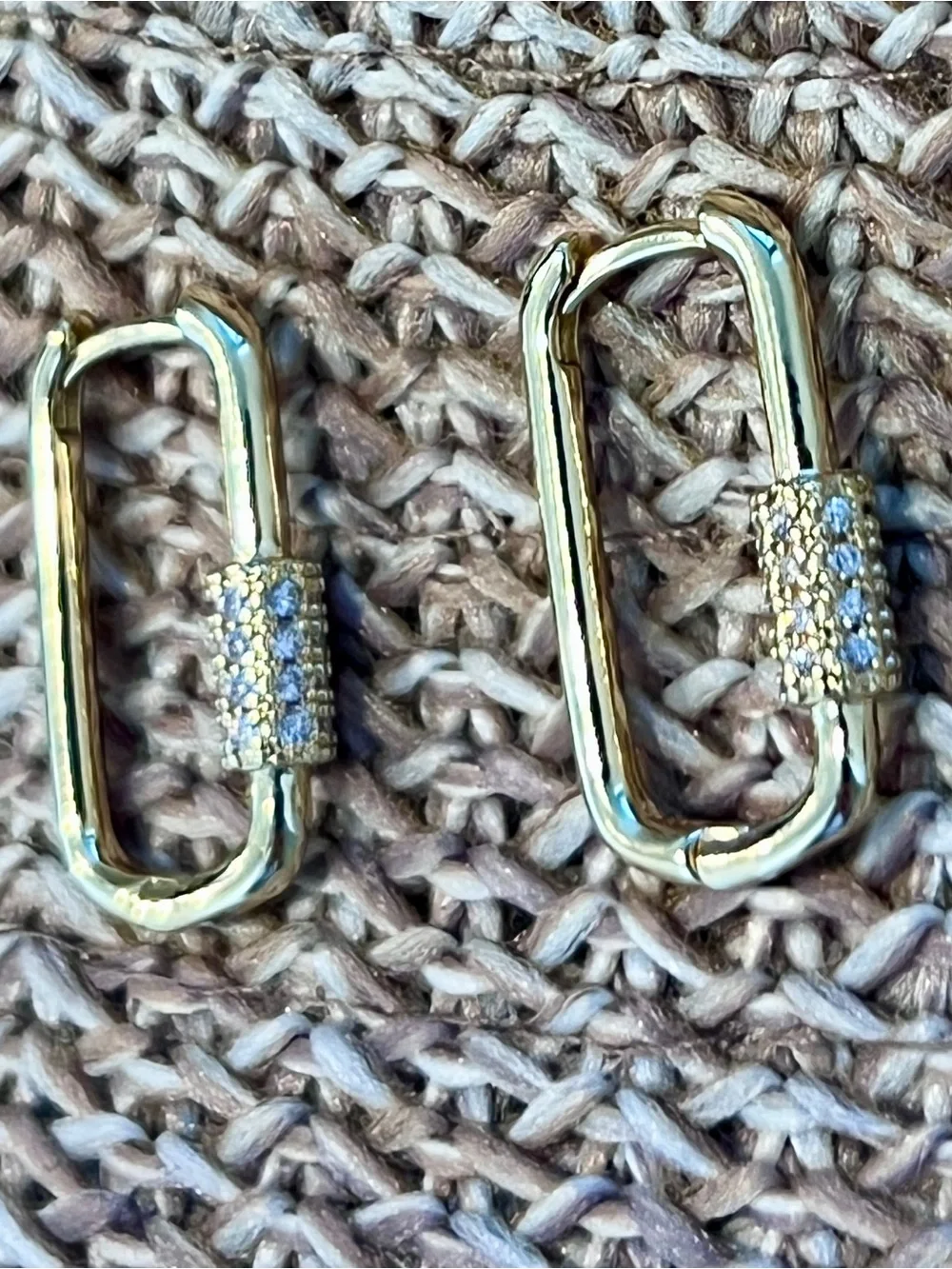 N/A elegant gold